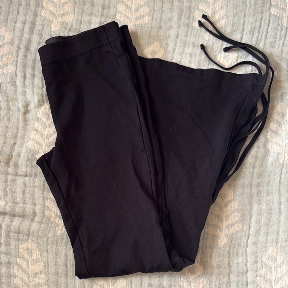 Black Lace-Up Flare Leggins